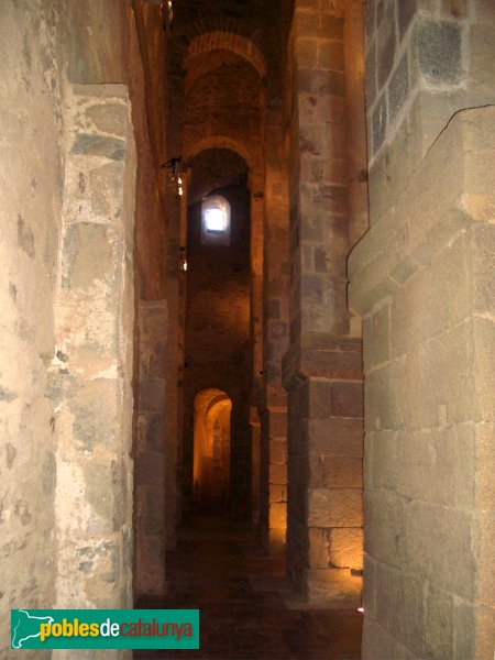 Port de la Selva - Sant Pere de Rodes, nau lateral