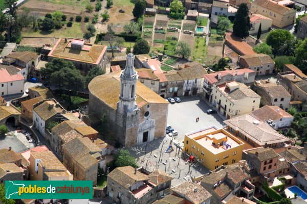 Borrassà - Església de Sant Andreu, panoràmica aèria