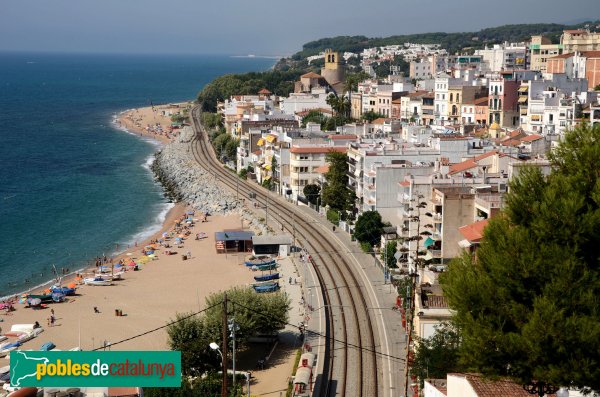 Sant Pol - El poble amb l'església de Sant Jaume al fons