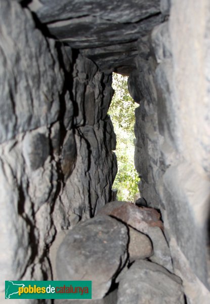 Riudarenes - Castell de l´Esparra, espitllera