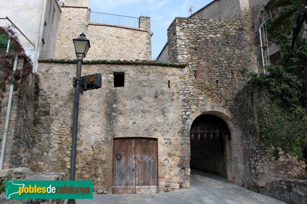 Sant Llorenç de la Muga - Portal de la Muralla