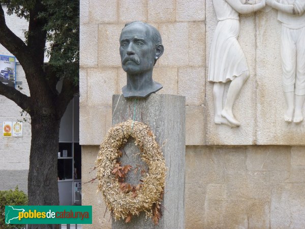 Figueres - Monument a Pep Ventura