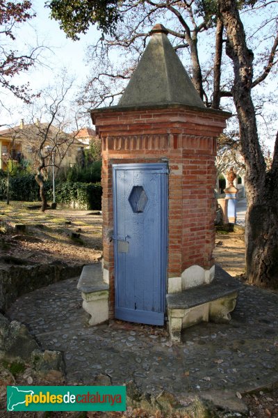 Caldes de Malavella - Parc de la Font de la Vaca, caseta de pou (2)