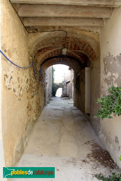 Mollet de Peralada - Carreró amb volta