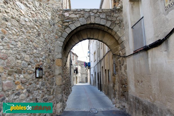 Sant Climent Sescebes - Portal de la muralla