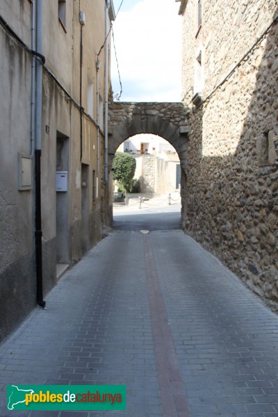 Sant Climent Sescebes - Portal de la muralla