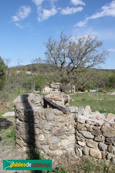 Sant Climent Sescebes - Pou de Vilartolí