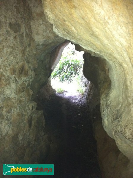 Matadepera - Ermita de Santa Agnès - sortint de les piques d'aigua