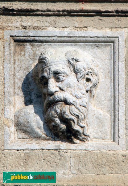 Calella - Portada de l'Església de Santa Maria i Sant Nicolau