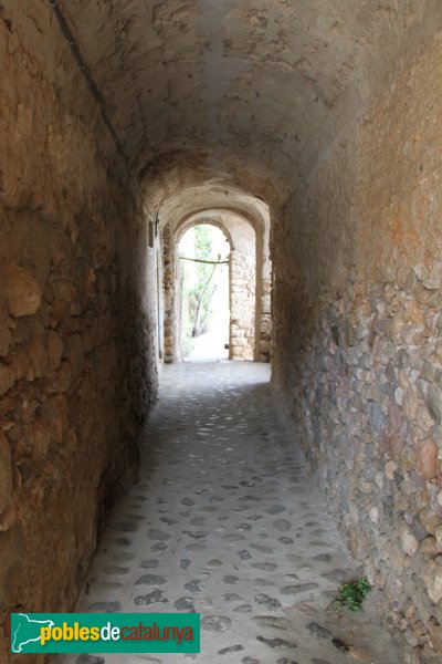 Ventalló - Carrer porxat de Vila-robau