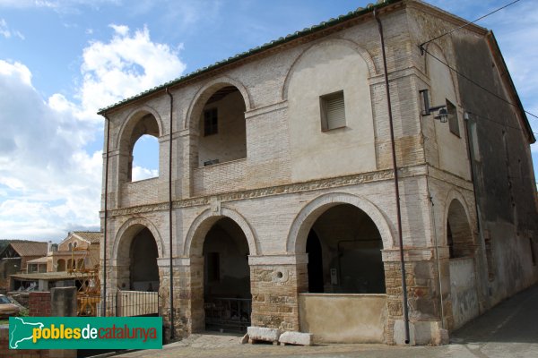 Pontós - Casa al carrer de Dalt, 10