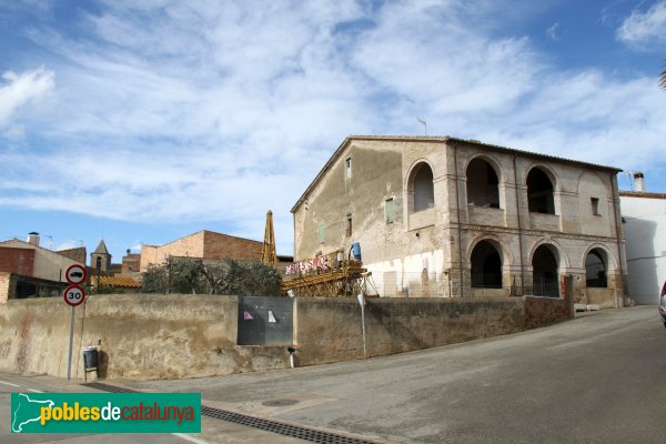 Pontós - Casa al carrer de Dalt, 10