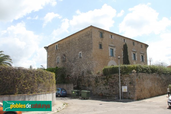 Bàscara - Castell d'Orriols (Foto: Albert Esteves, 2013) Bàscara - Castell d'Orriols