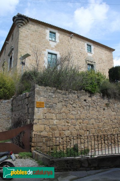 Bàscara - Castell d'Orriols (Foto: Albert Esteves, 2013) Bàscara - Castell d'Orriols