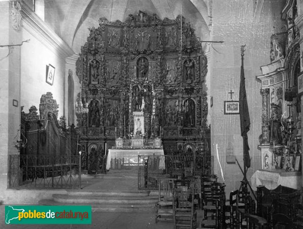 Bàscara - Interior de l'església amb el retaule perdut