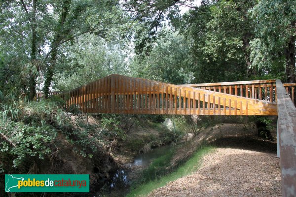 Pacs - Pont nou prop de l'església de Sant Genís