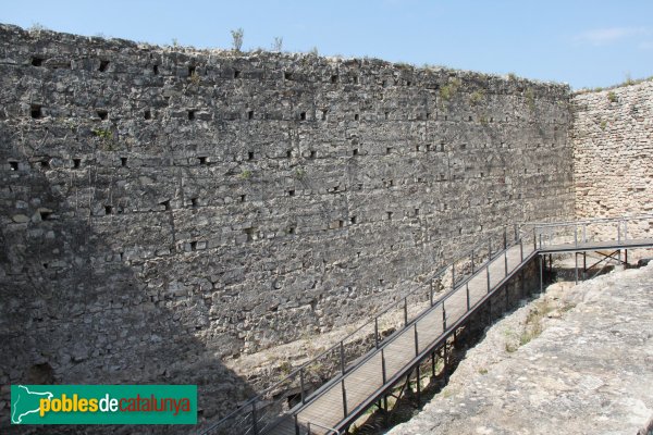 Gelida - Castell. Recinte sobirà