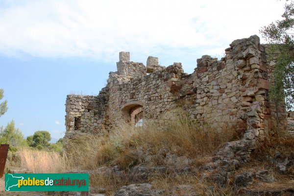 Gelida - Castell. Restes de construccions del sector jussà