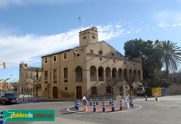 Santa Margarida i els Monjos - Ca l'Álvarez Cuevas (Foto: Albert Esteves, 2014) Santa Margarida i els Monjos - Ca l'Álvarez Cuevas