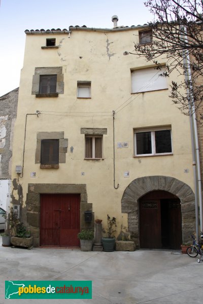 Ribera d'Ondara - Sant Pere dels Arquells, plaça Major