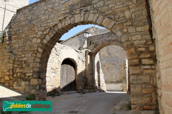 Montoliu - Portals del carrer Major