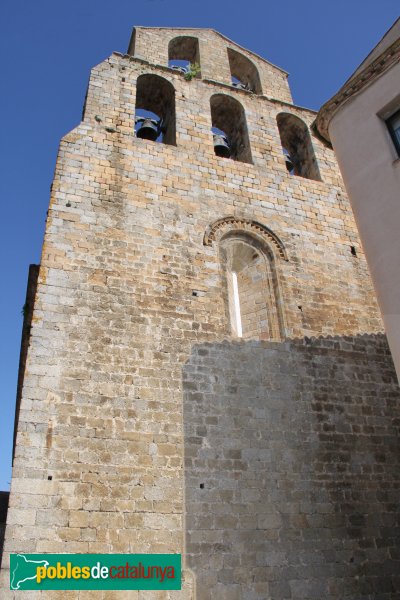 Agullana - Església de Santa Maria, el frontis