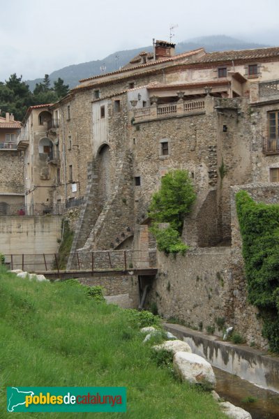 Maçanet de Cabrenys - Muralles