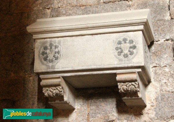 Sant Feliu de Guíxols - Monestir, sepulcre gòtic (Foto: Albert Esteves, 2012) Sant Feliu de Guíxols - Monestir, sepulcre gòtic