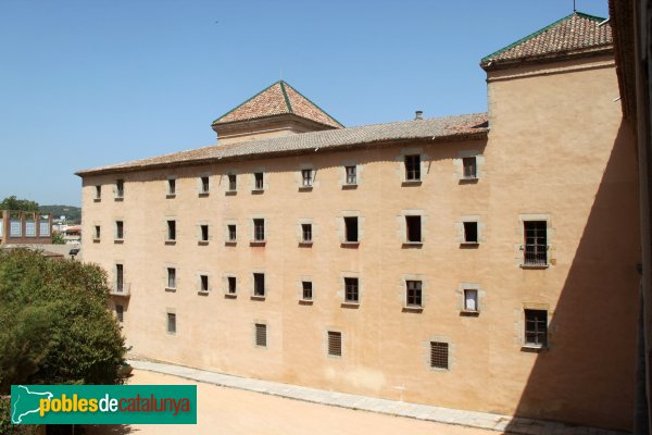 Sant Feliu de Guíxols - Monestir, ala barroca (Foto: Albert Esteves, 2012) Sant Feliu de Guíxols - Monestir, ala barroca