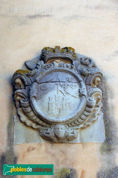 Sant Feliu de Guíxols - Monestir, escut a un mur (Foto: Albert Esteves, 2012) Sant Feliu de Guíxols - Monestir, escut a un mur