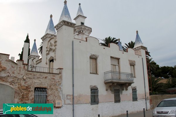 Sant Feliu de Guíxols - Torre de les Punxes (Foto: Albert Esteves, 2014) Sant Feliu de Guíxols - Torre de les Punxes