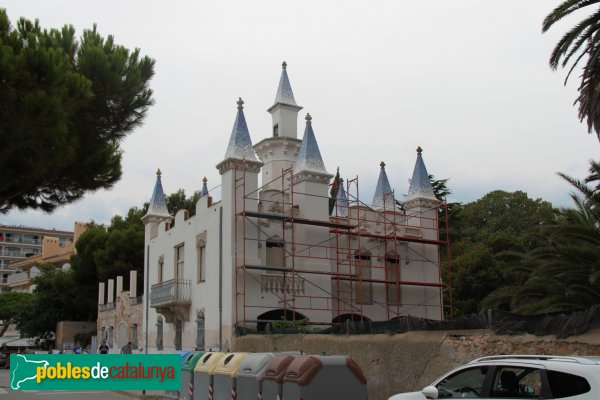 Sant Feliu de Guíxols - Torre de les Punxes (Foto: Albert Esteves, 2014) Sant Feliu de Guíxols - Torre de les Punxes