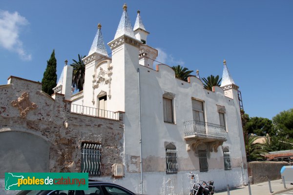 Sant Feliu de Guíxols - Torre de les Punxes (Foto: Albert Esteves, 2014) Sant Feliu de Guíxols - Torre de les Punxes