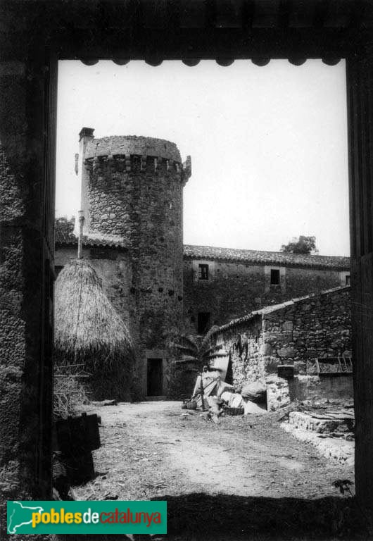 Castell d'Aro - Can Riembau (Foto: Josep Danés -Arxiu C.E.C.-, 1929) Castell d'Aro - Can Riembau