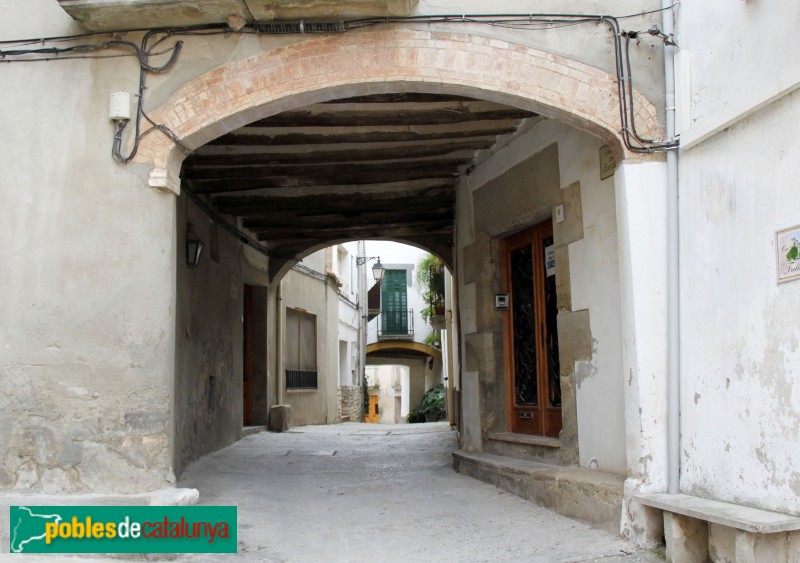 Tarroja de Segarra - Pas cobert carrer Església