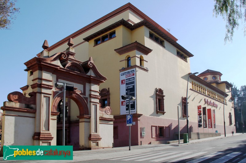 Barcelona - Palau de l'Agricultura (Teatre Lliure) (Foto: Albert Esteves, 2015) Barcelona - Palau de l'Agricultura (Teatre Lliure)