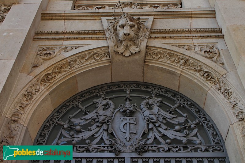 Barcelona -  Edifici de Transmediterrània: forjat porta lateral