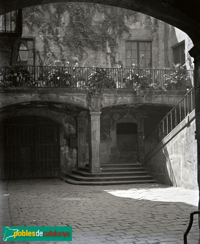 Barcelona - Palau dels Marquesos de Llió (Foto: enviada per Pau Calleja, anys 20) Barcelona - Palau dels Marquesos de Llió