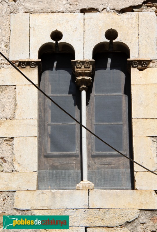 Rupià - Finestra de Can Nató (Foto: Albert Esteves, 2015) Rupià - Finestra de Can Nató