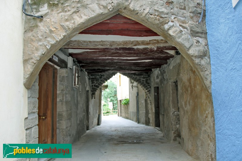 Torà - Pas cobert del carrer Sant Sebastià