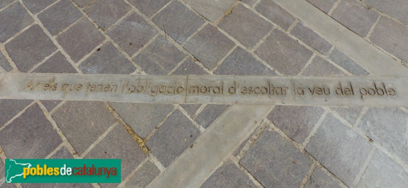 Barcelona - Escultura "Les nostres arrels"