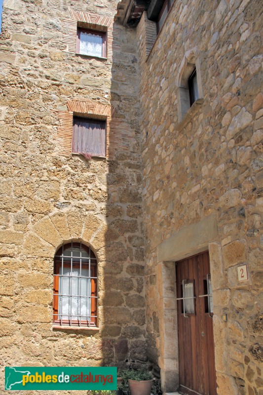 La Tallada - Recinte fortificat (Foto: Albert Esteves, 2015) La Tallada - Recinte fortificat