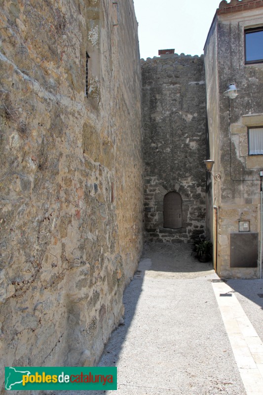 La Tallada - Recinte fortificat (Foto: Albert Esteves, 2015) La Tallada - Recinte fortificat