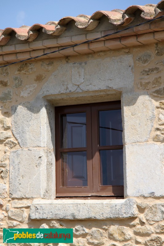 Torroella de Montgrí - Mas Ral, finestra (Foto: Albert Esteves, 2015) Torroella de Montgrí - Mas Ral, finestra