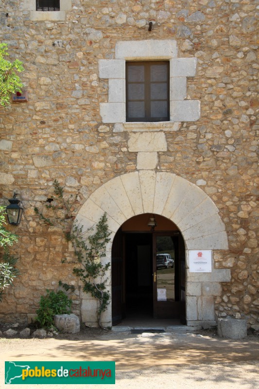 Torroella de Montgrí - Torre Ferrana (Foto: Albert Esteves, 2015) Torroella de Montgrí - Torre Ferrana