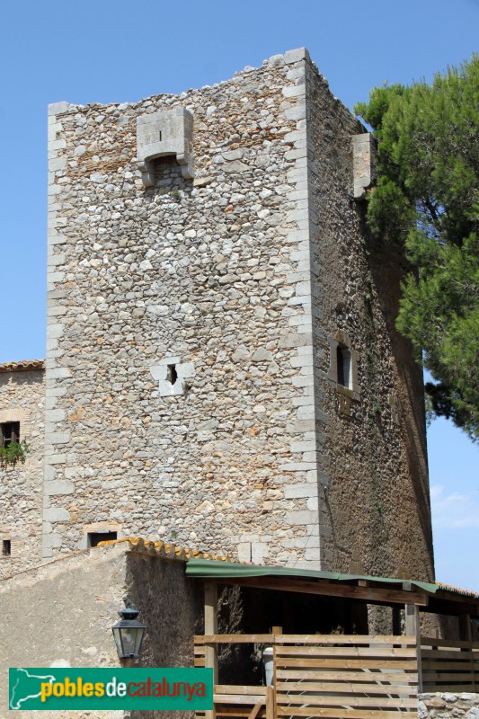 Torroella de Montgrí - Torre Ferrana (Foto: Albert Esteves, 2015) Torroella de Montgrí - Torre Ferrana