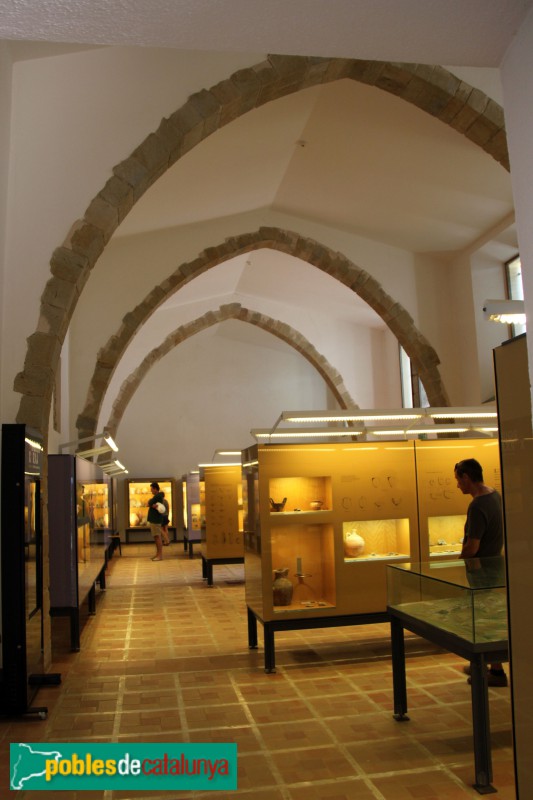 Ullastret - Museu, a l'antiga capella (Foto: Albert Esteves, 2015) Ullastret - Museu, a l'antiga capella