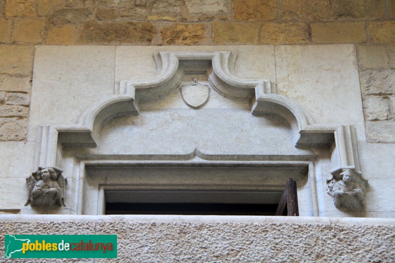 Torroella de Montgrí - Palau Reial (Mirador), detall (Foto: Albert Esteves, 2015) Torroella de Montgrí - Palau Reial (Mirador), detall