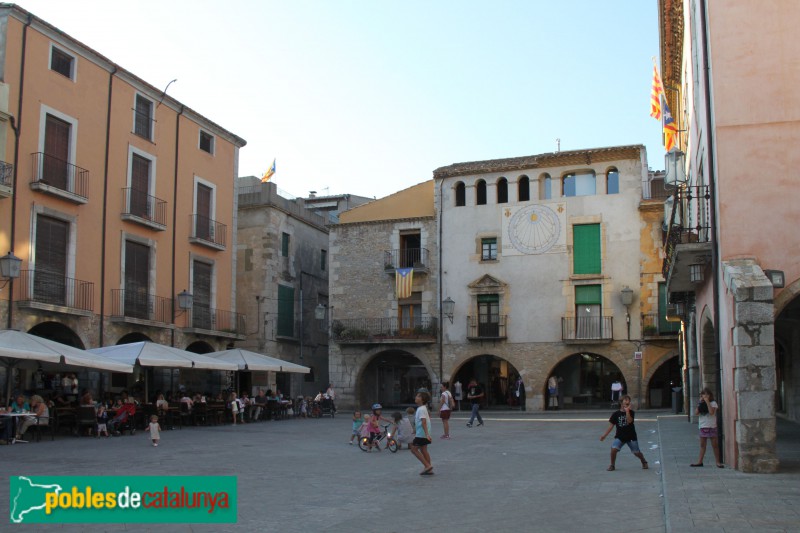 Torroella de Montgrí - Plaça de la Vila, 12 (Foto: Albert Esteves, 2015) Torroella de Montgrí - Plaça de la Vila, 12
