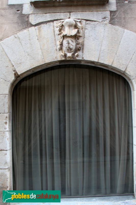 Torroella de Montgrí - Palau Solterra, façana del carrer Hospital (Foto: Albert Esteves, 2015) Torroella de Montgrí - Palau Solterra, façana del carrer Hospital